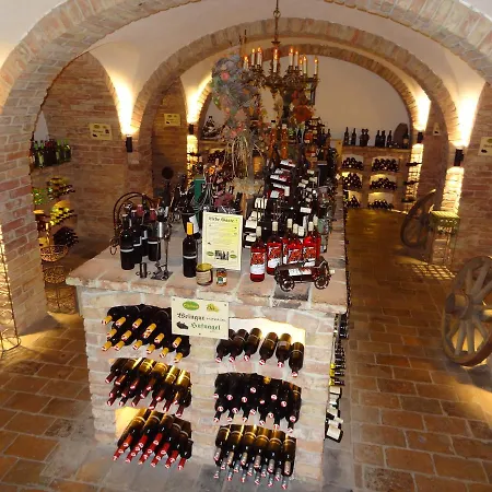 Autobahnrestaurant & Motorhotel * Zöbern