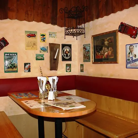 Autobahnrestaurant & Motorhotel * Zöbern